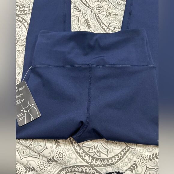 INC LEGGINGS - Picture 2 of 4